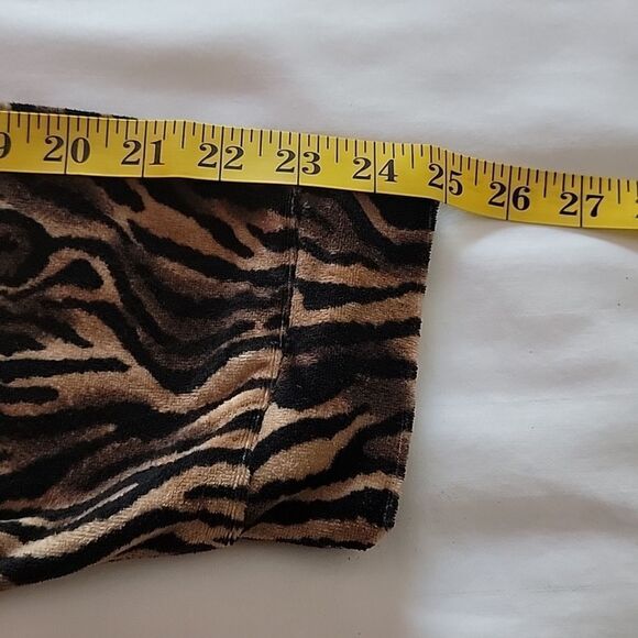 Kim Rogers velour animal print zip up. Size XL - Picture 6 of 8